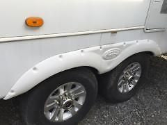 2006-2009 Keystone Montana New Fender Skirt (White)