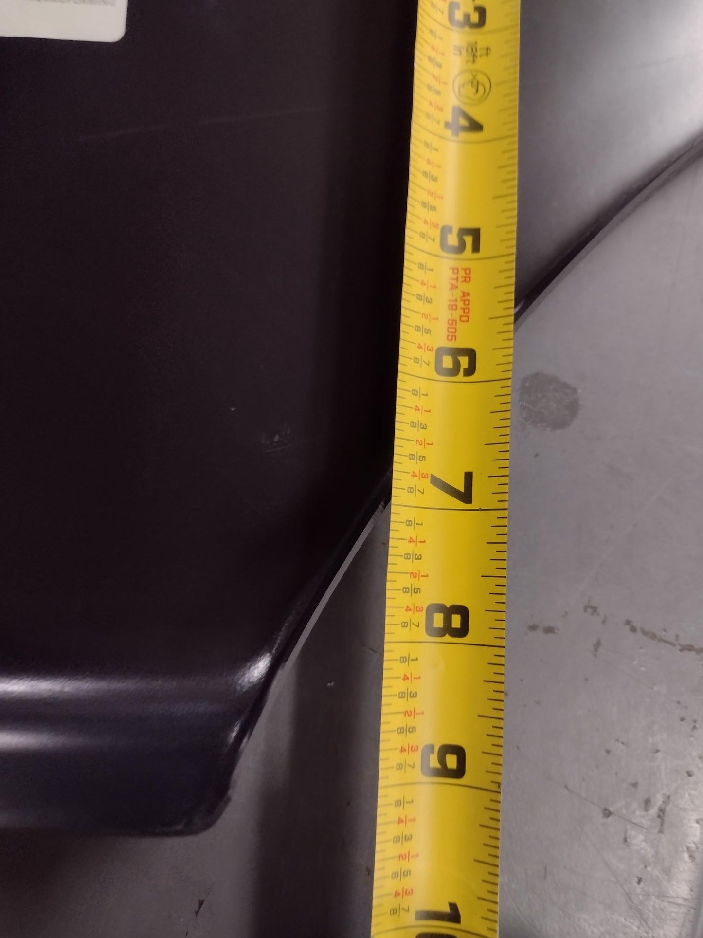 Fender - Skirt - Small - 69" x 13 1/2" - Cougar - w/Mountain Scene - Black